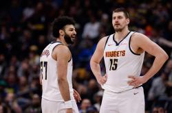 网页版地址包含NBA总决赛赛程吃紧，费耶诺德清晨遗憾出局，话题不断，阵容厚度经受考验的词条